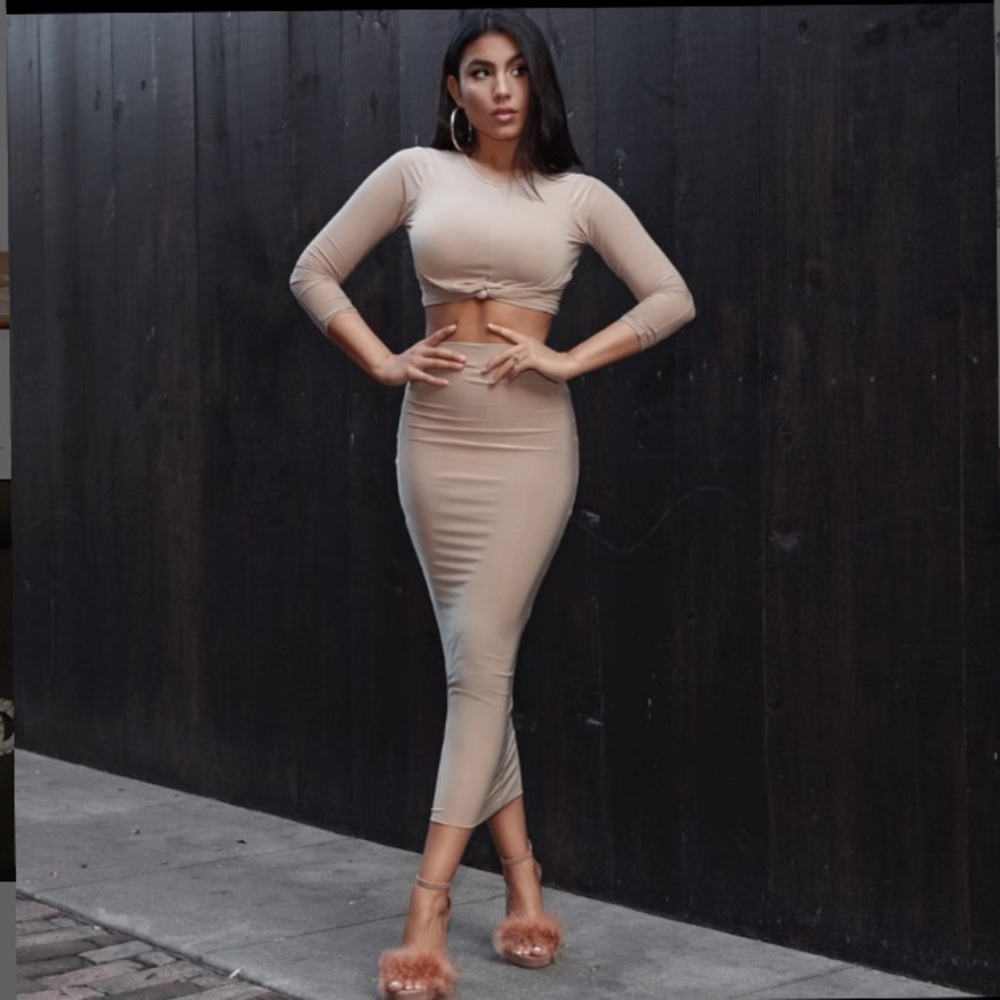 Taupe Skirt Set!